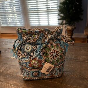 Vera Bradley, small handbag drawstring, two side, zipper pockets NWT